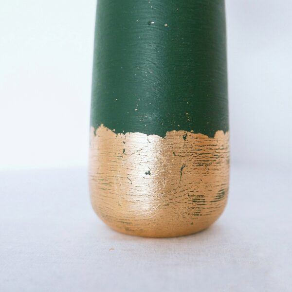 Sherwood vase - gold leaf detail